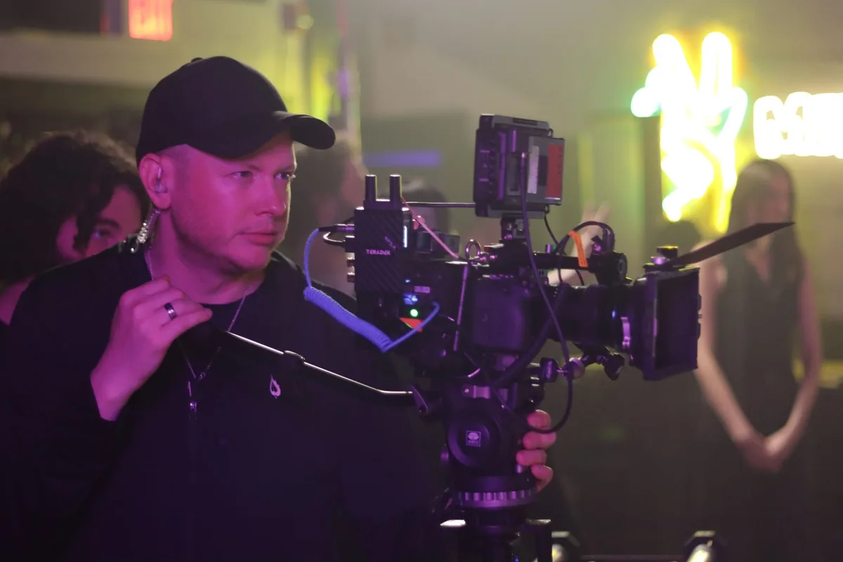 Behind the scenes of She Listens Alone, photograph 20